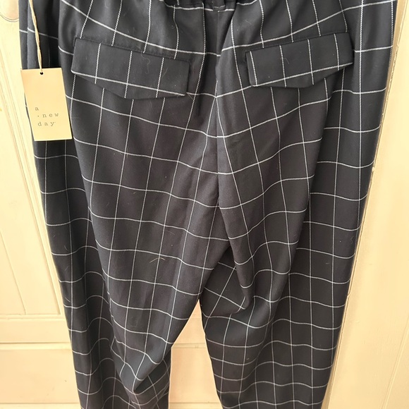 A New Day Women’s Navy/White Checkered Pants NWT, Belted with Front/Back Pockets - Picture 8 of 10